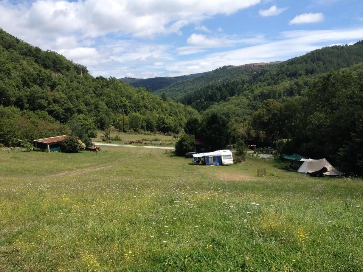 Ferme Les Therondels Saint-Pons-de-Thomieres Bagian luar foto